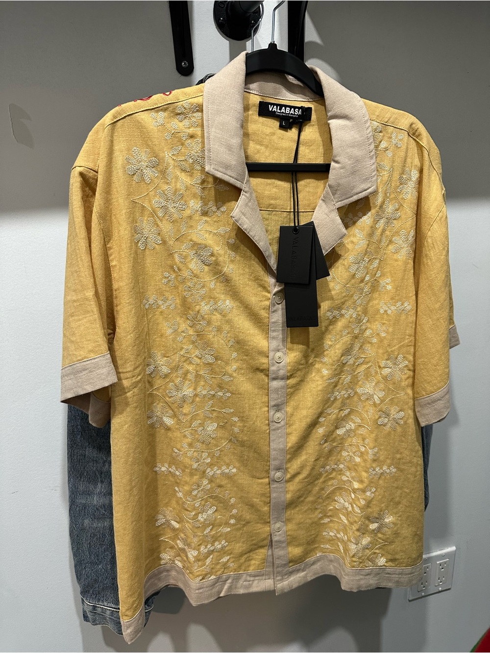 Valabasa Yellow Embroidered Short-Sleeve Button-Down Shirt